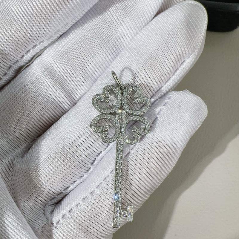 Tiffany蒂芙尼 keys系列 PT950铂金满钻四叶草爱心钥匙吊坠-2