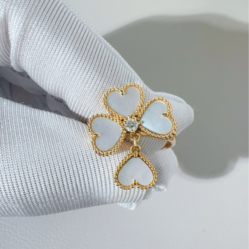 Vca梵克雅宝 Sweet Hearts系列 18K金白贝母爱心四叶草戒指-2