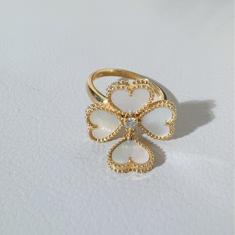 Vca梵克雅宝 Sweet Hearts系列 18K金白贝母爱心四叶草戒指-3