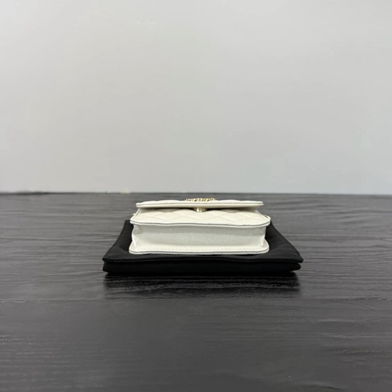 CHANEL 白色VIC生日禮物彩色寶石斜背包 2.5*10*3.5 99新配件盒子塵袋-3