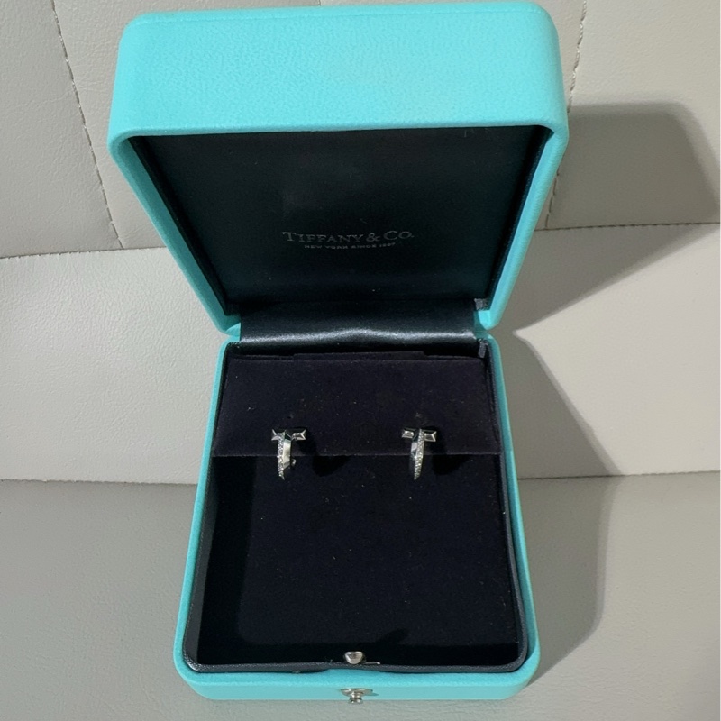 Tiffany蒂芙尼 T系列 18K白金镶钻T1圈形耳环-1