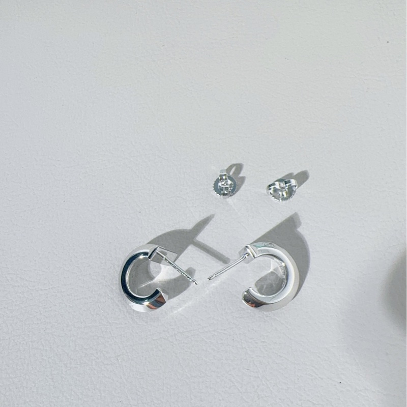 Tiffany蒂芙尼 T系列 18K白金镶钻T1圈形耳环-5