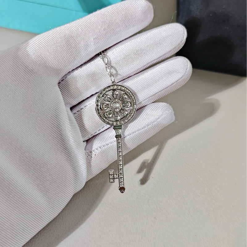 Tiffany蒂芙尼 铂金满钻太阳花项链-3