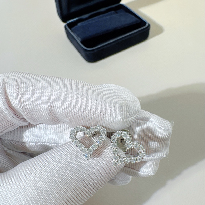 Tiffany蒂芙尼 Hearts系列 Pt950铂金满钻爱心耳钉-4