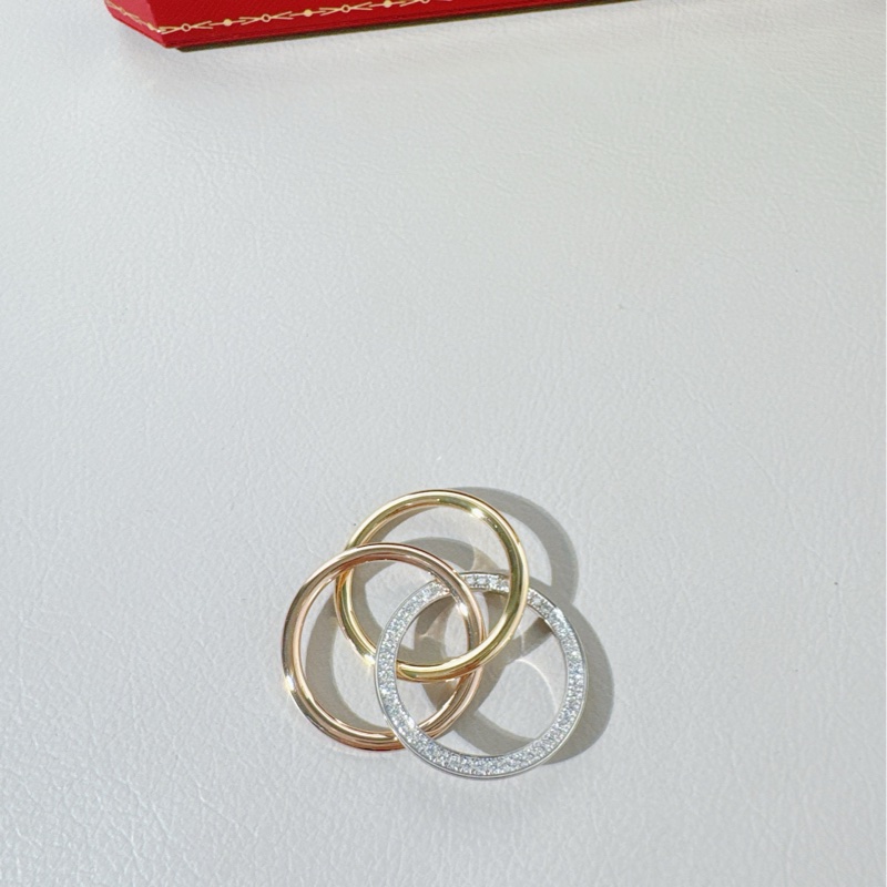 Cartrer卡地亚 Trinity系列 三色金带钻三环吊坠-5