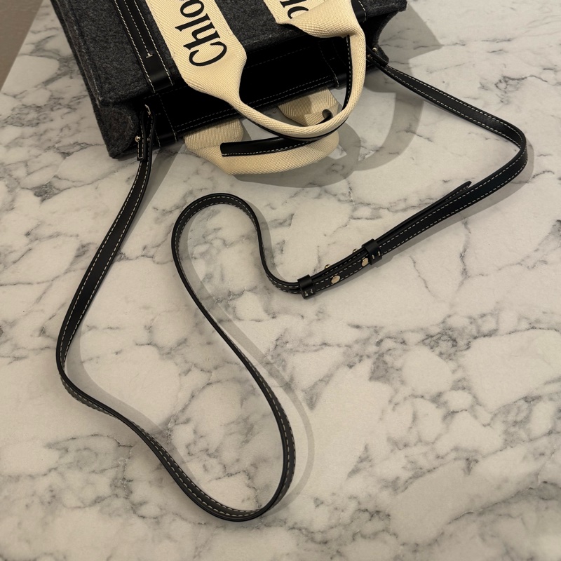 chloe灰色毛絨woody手提斜背包-35