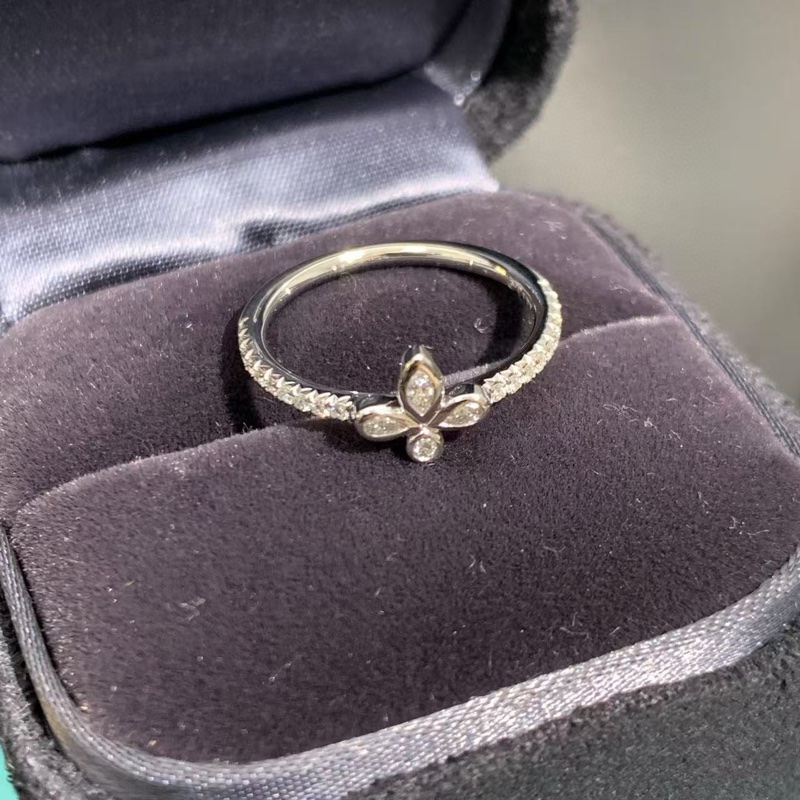 Tiffany蒂芙尼 Fleur de Lis系列 铂金排钻四叶草戒指-3