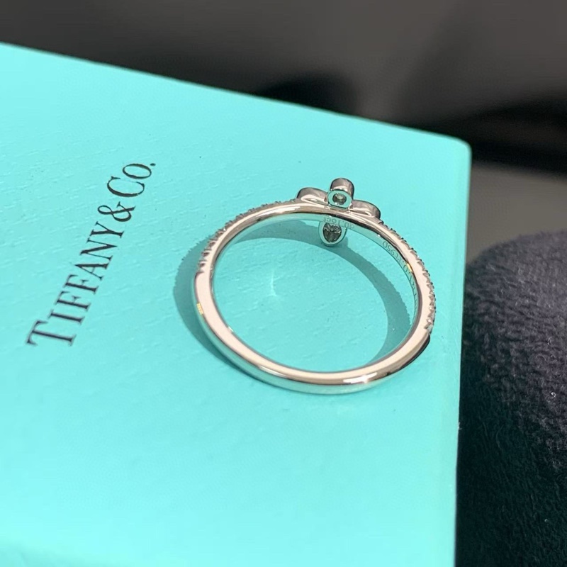 Tiffany蒂芙尼 Fleur de Lis系列 铂金排钻四叶草戒指-5