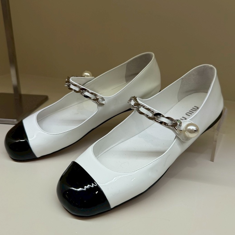 Miu Miu 白色黑方頭娃娃鞋 37.5號-1