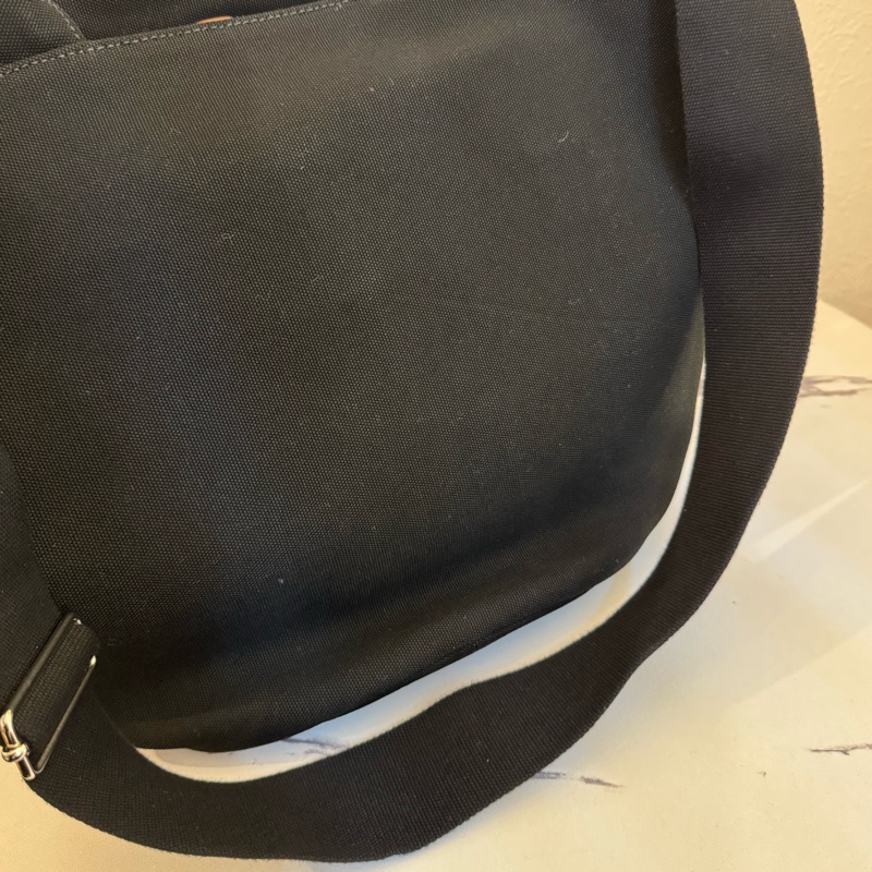 prada黑色布面白logo手提兩用包-40