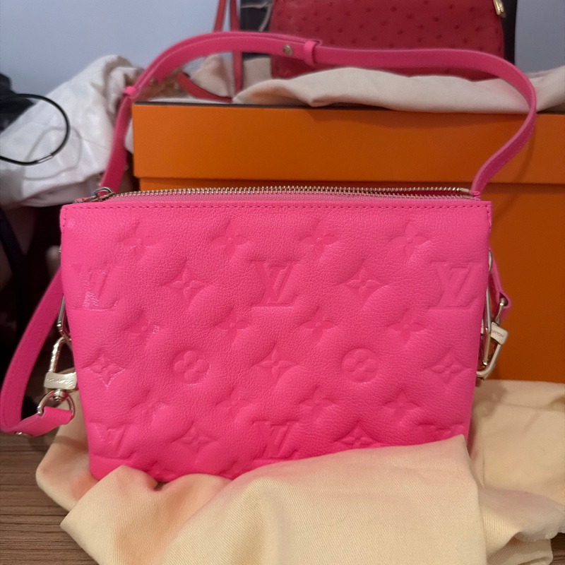 Lv 瑩光粉紅包-0