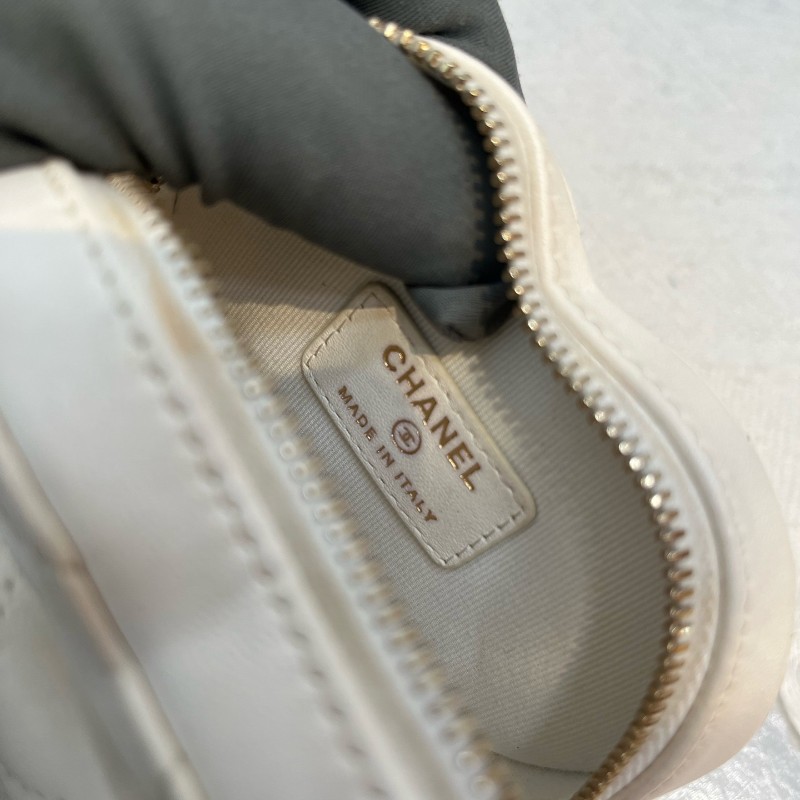 Chanel 22S 愛心腰包白金羊皮斜背包肩背包-11