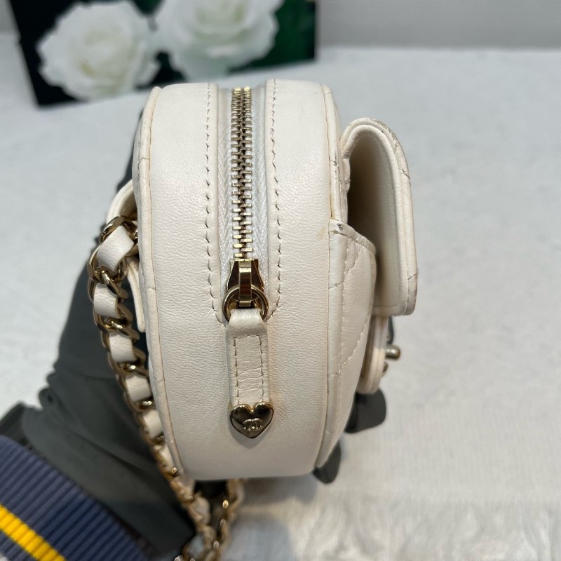 Chanel 22S 愛心腰包白金羊皮斜背包肩背包-15