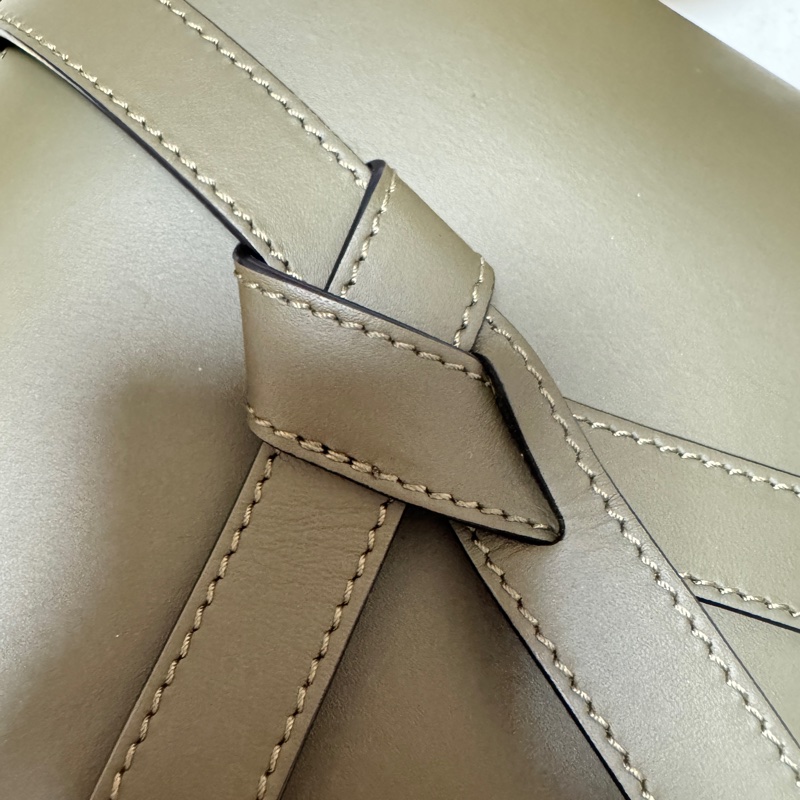 Loewe small gate（墨綠色）-1