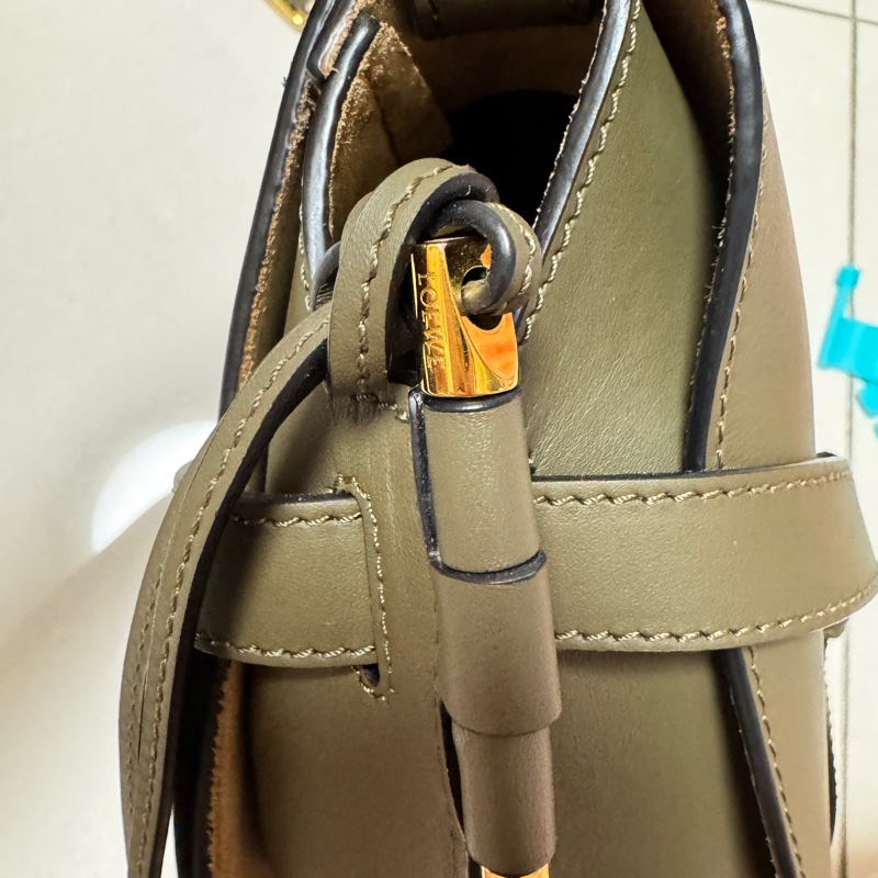 Loewe small gate（墨綠色）-2