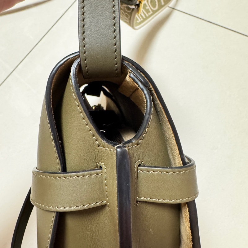 Loewe small gate（墨綠色）-3