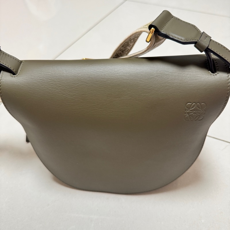 Loewe small gate（墨綠色）-4