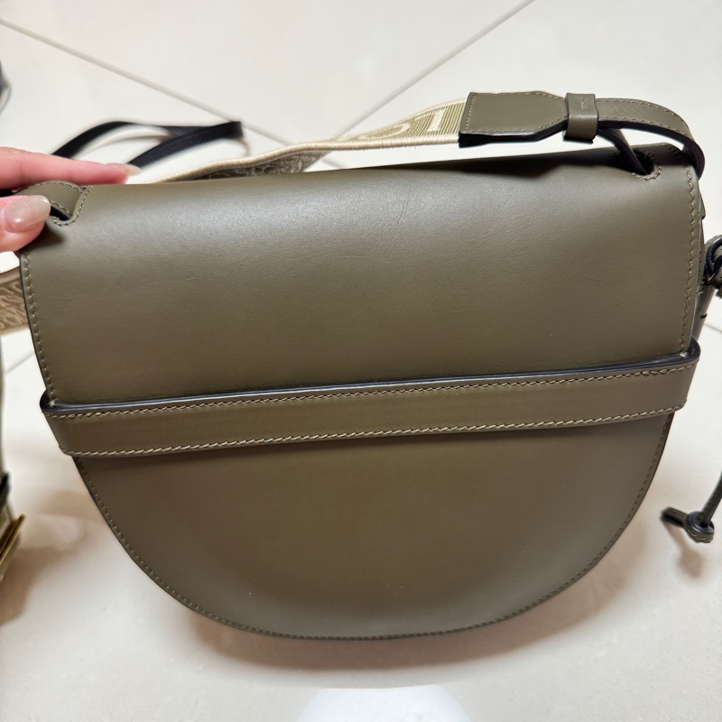 Loewe small gate（墨綠色）-5