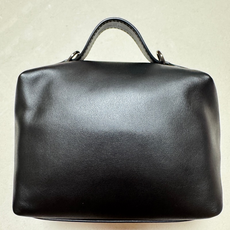 Longchamp斜背化妝包-3