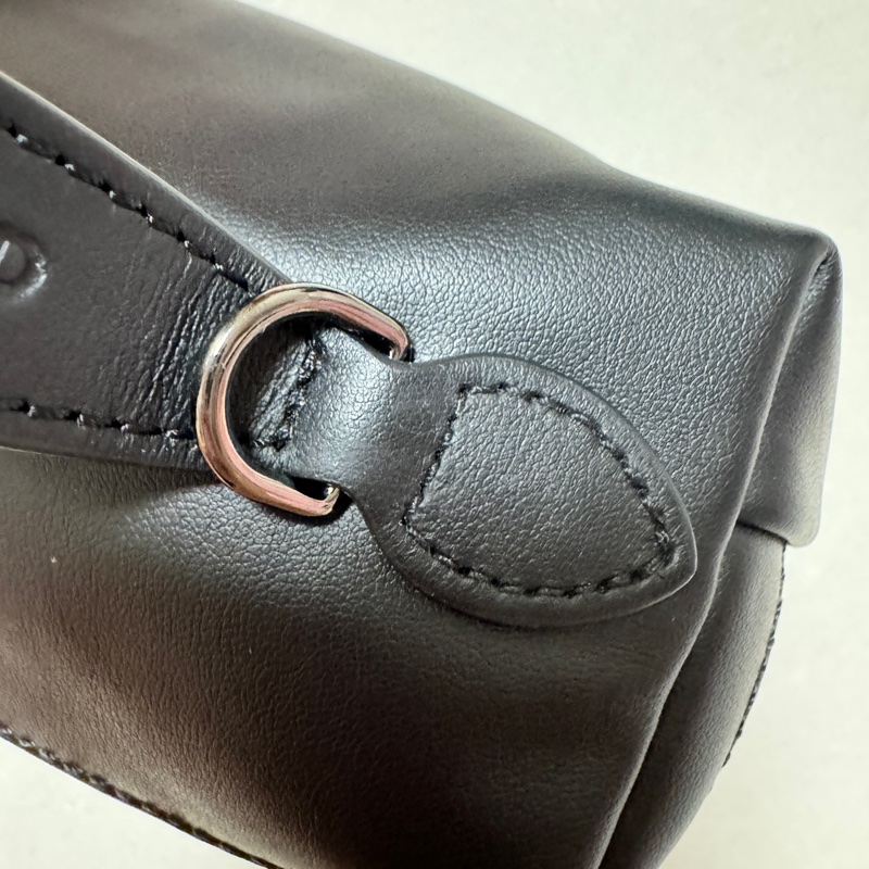 Longchamp斜背化妝包-7