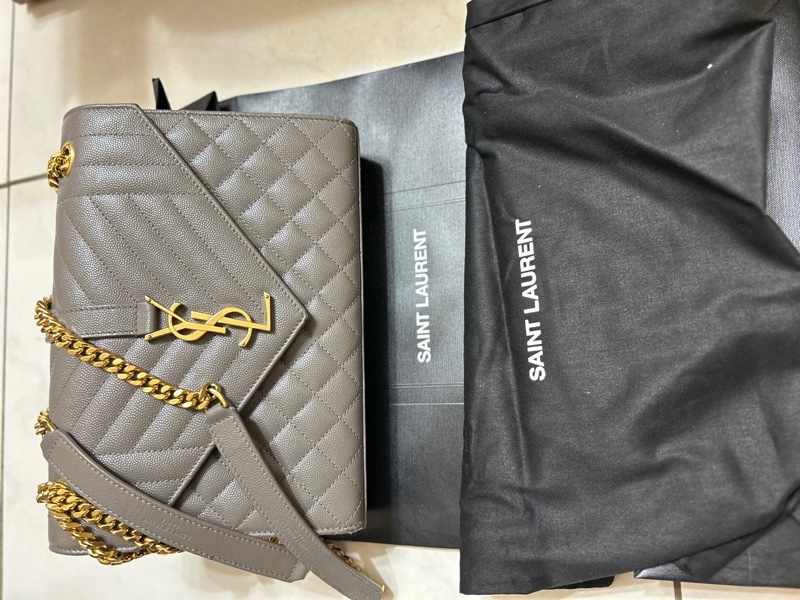 Saint Laurent粒面絎縫小牛皮中型信封袋 YSL ENVELOPE-4