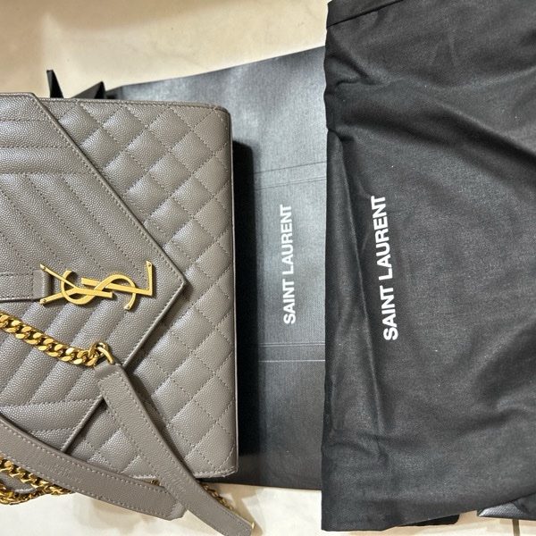 Saint Laurent粒面絎縫小牛皮中型信封袋 YSL ENVELOPE-15