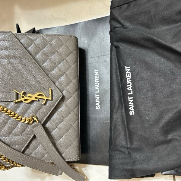 Saint Laurent粒面絎縫小牛皮中型信封袋 YSL ENVELOPE-18