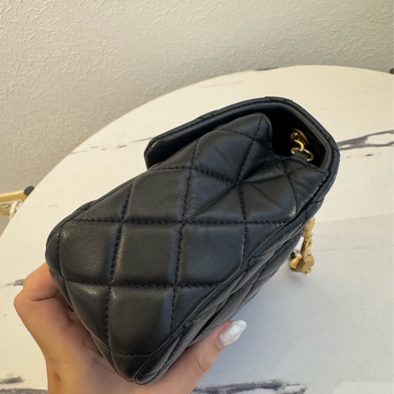 Chanel黑菱格金雙C coco愛心鏈口蓋包-5