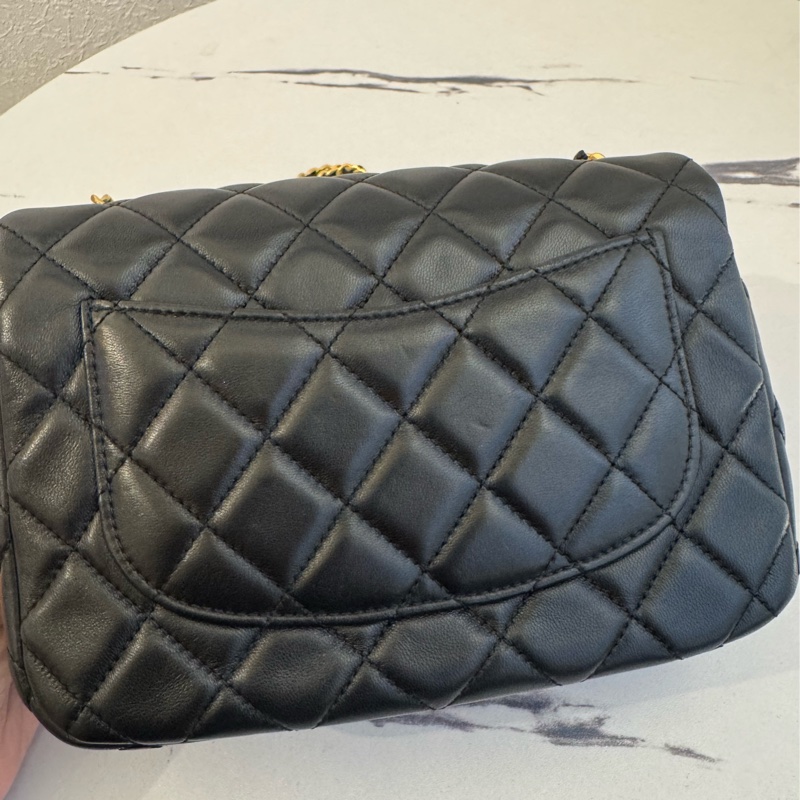 Chanel黑菱格金雙C coco愛心鏈口蓋包-7