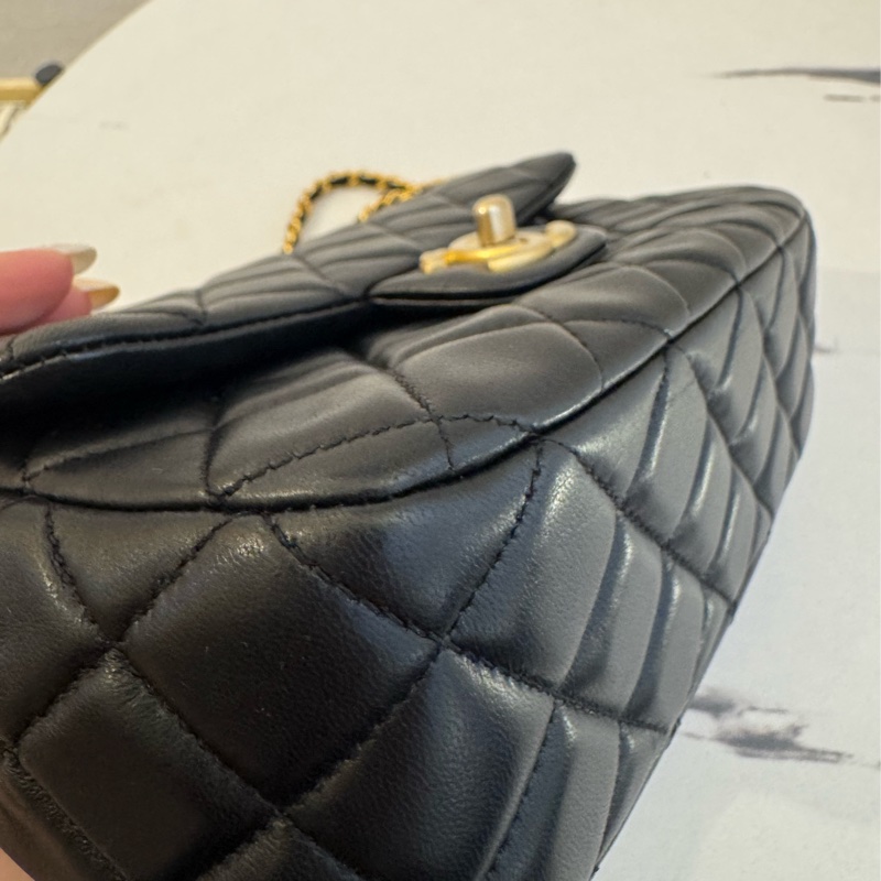 Chanel黑菱格金雙C coco愛心鏈口蓋包-10