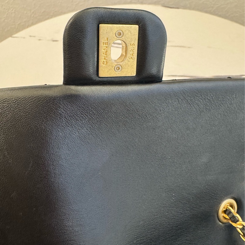 Chanel黑菱格金雙C coco愛心鏈口蓋包-22