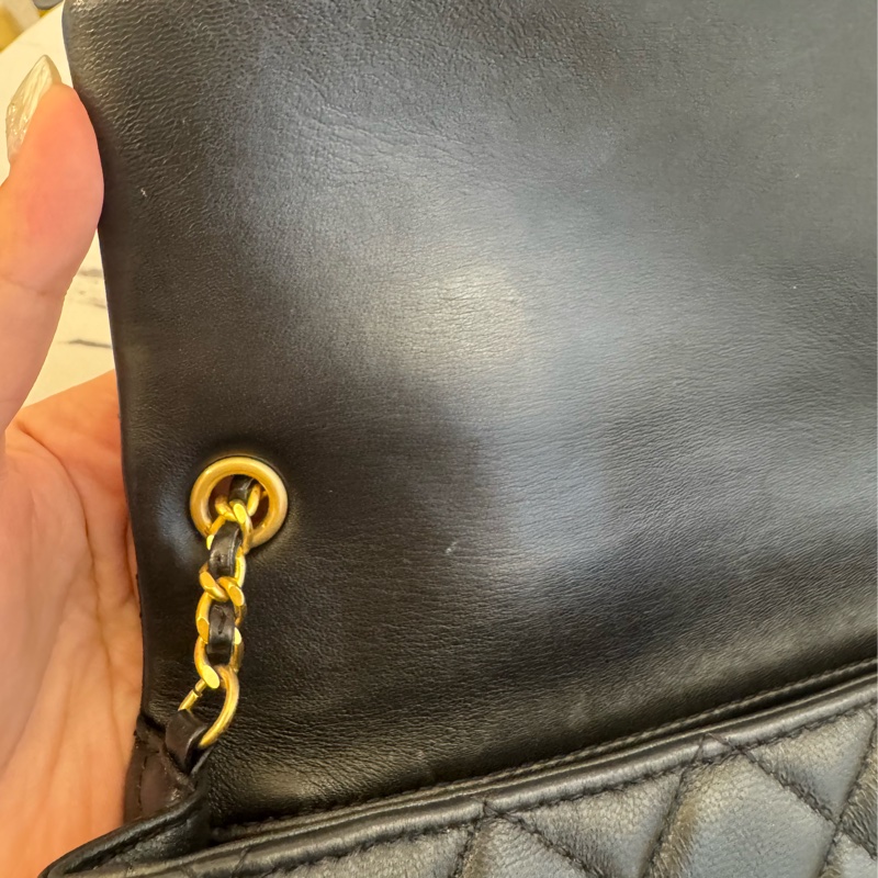 Chanel黑菱格金雙C coco愛心鏈口蓋包-23