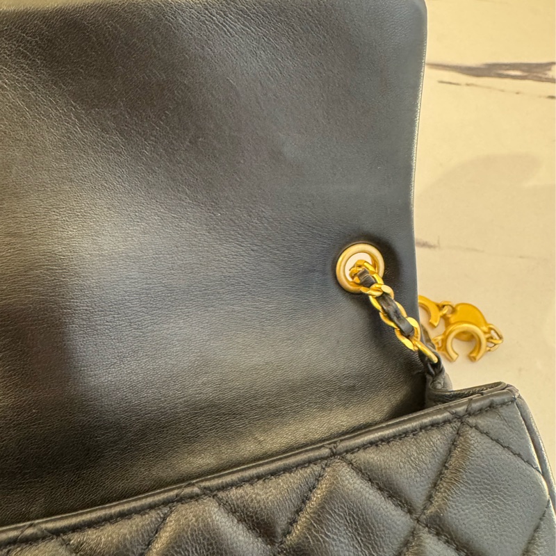 Chanel黑菱格金雙C coco愛心鏈口蓋包-24