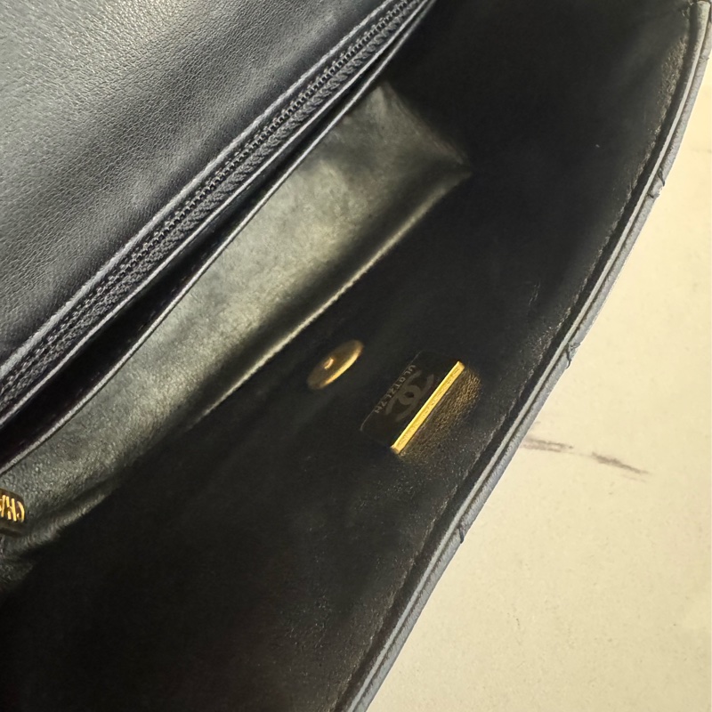 Chanel黑菱格金雙C coco愛心鏈口蓋包-31