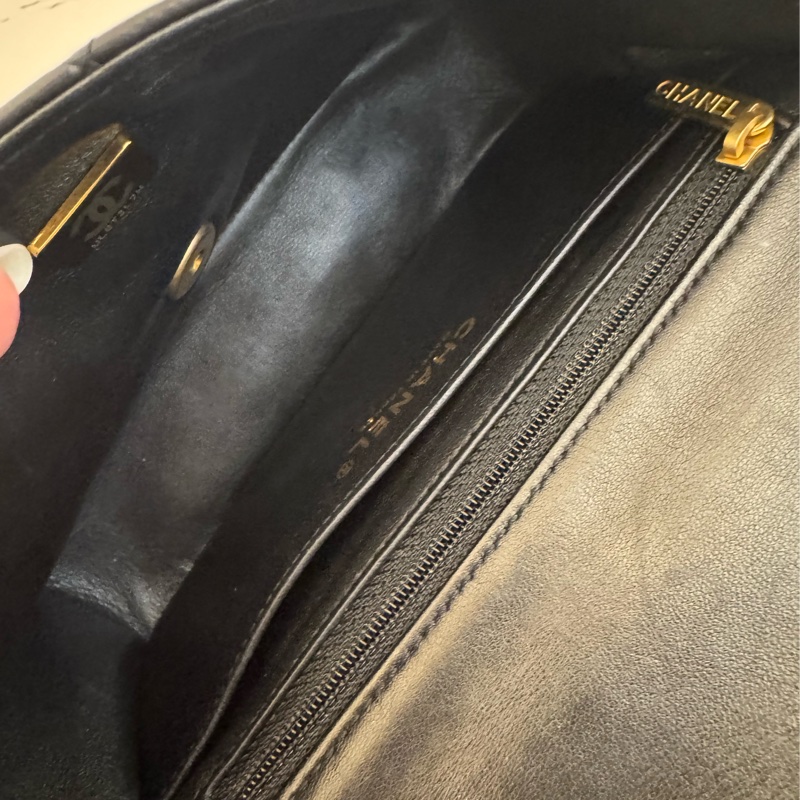 Chanel黑菱格金雙C coco愛心鏈口蓋包-36