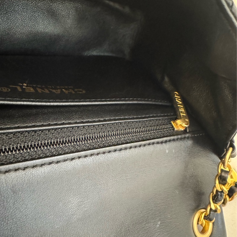 Chanel黑菱格金雙C coco愛心鏈口蓋包-37