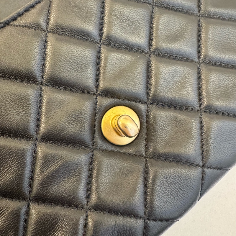 Chanel黑菱格金雙C coco愛心鏈口蓋包-41