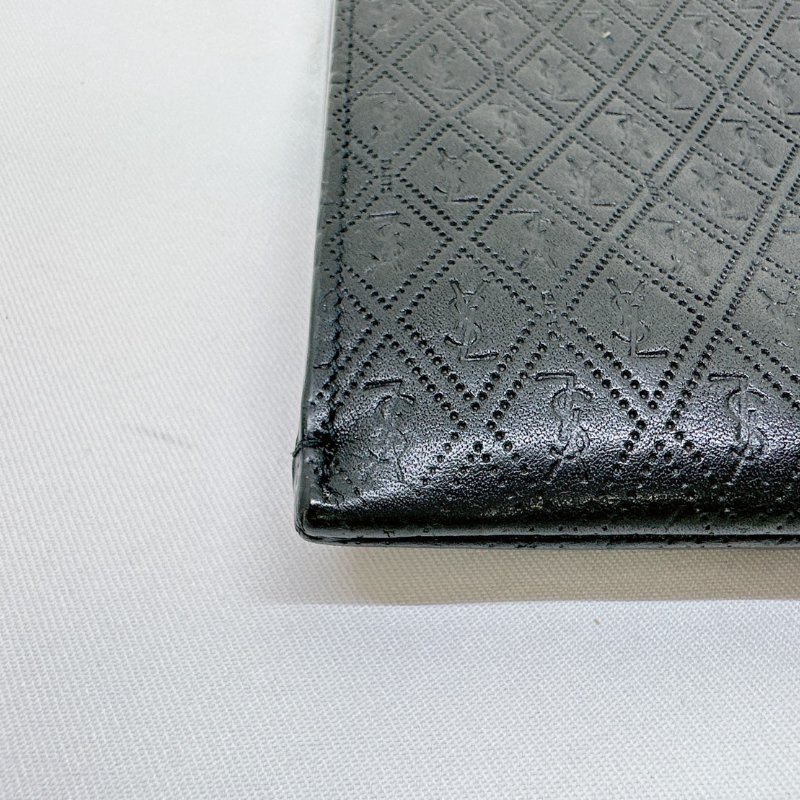 YSL 滿版Logo牛皮壓紋手拿包-11