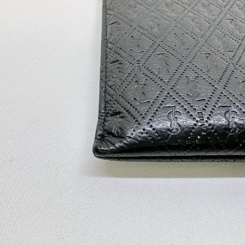 YSL 滿版Logo牛皮壓紋手拿包-13