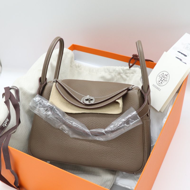 【全新狀況♥️配件齊全】Hermès 愛馬仕 Lindy26 大象灰 TC 皮 牛皮 U刻 單肩包-0