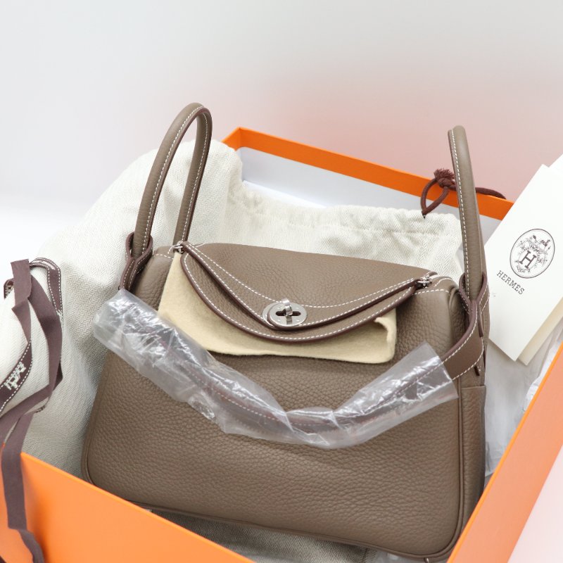 【全新狀況♥️配件齊全】Hermès 愛馬仕 Lindy26 大象灰 TC 皮 牛皮 U刻 單肩包-1