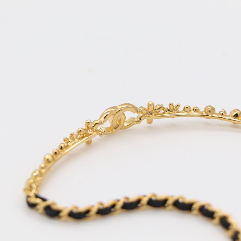 【全新品♥️稀有品】Chanel 香奈兒 經典 CC Logo 水鑽 花卉 淡金色 皮革穿鏈 Choker 短項鍊-4