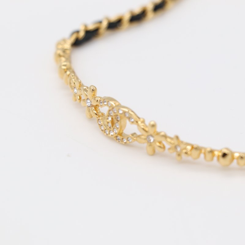 【全新品♥️稀有品】Chanel 香奈兒 經典 CC Logo 水鑽 花卉 淡金色 皮革穿鏈 Choker 短項鍊-7