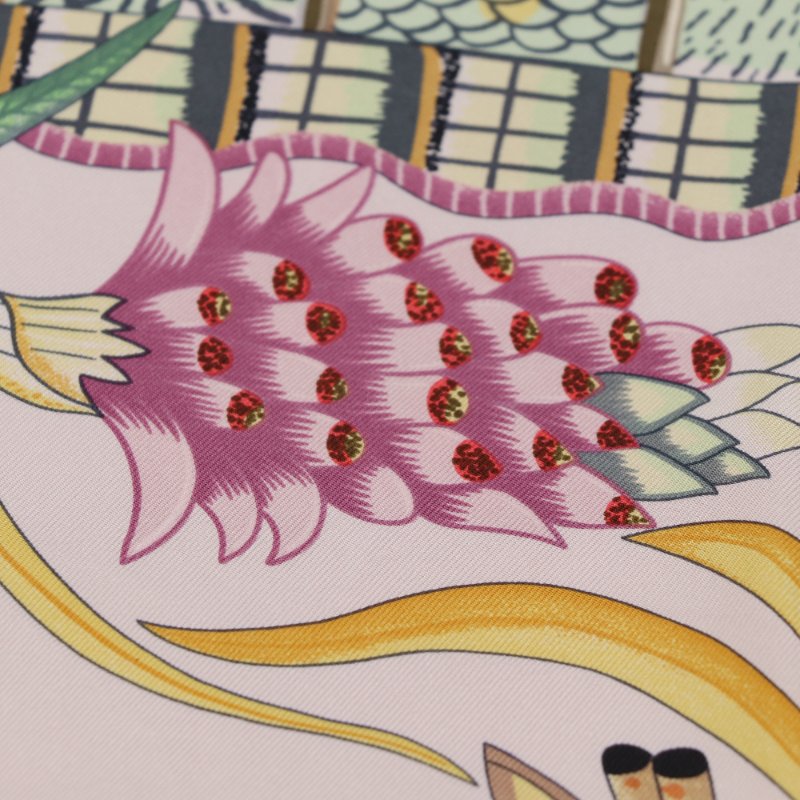 【閒置品♥️有盒子】Hermès 愛馬仕 La Marche du Zambeze 贊比西河的慶典 淡粉色 大方絲巾 90cm-1