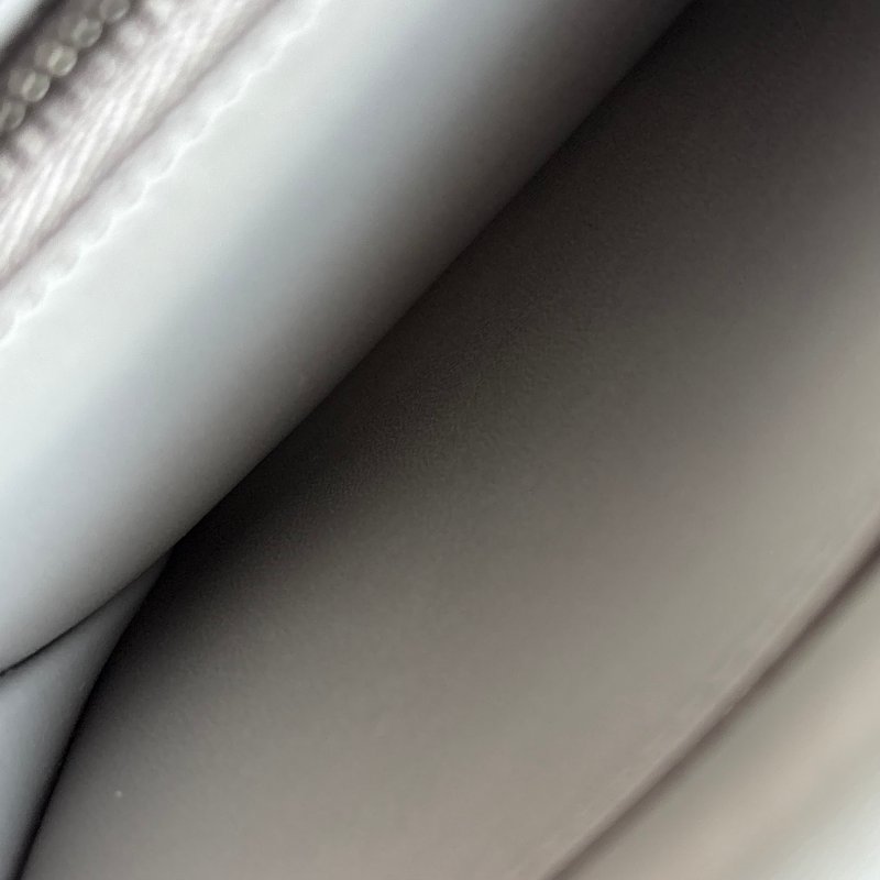 ::LOUIS VUITTON:: LV M81335 Brazza Shadow 淺灰皮革壓紋對開長夾-14