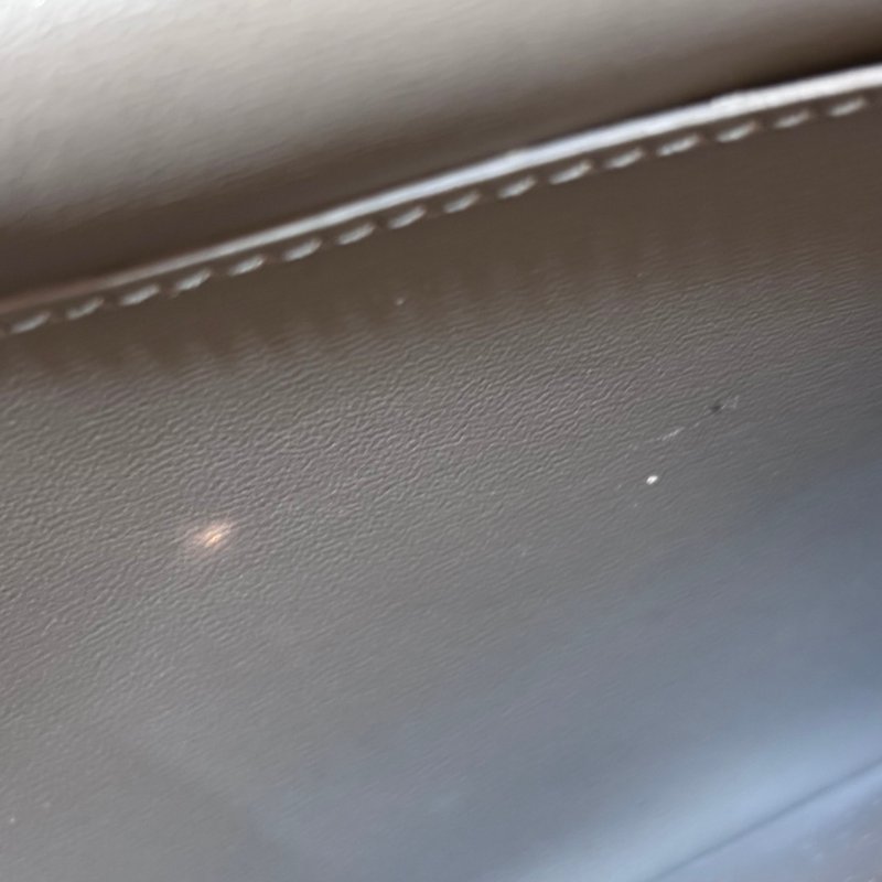 ::LOUIS VUITTON:: LV M81335 Brazza Shadow 淺灰皮革壓紋對開長夾-27