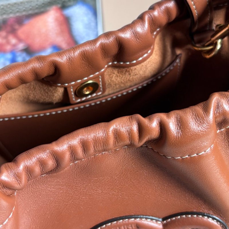 ::CELINE:: Cuir Triomphe 浮雕經典LOGO Cabas 小號抽繩包 手提包 斜背包-8