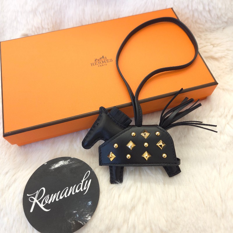 Hermès Rodeo Robeo Rock PM

小馬吊飾 黑金-0