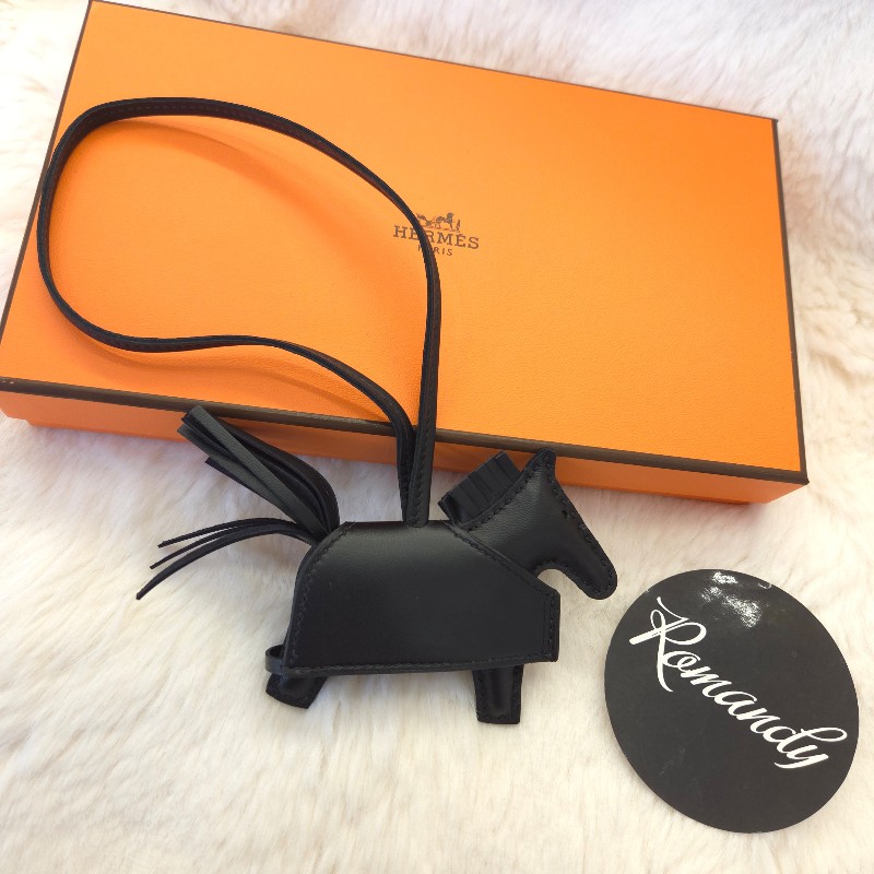 Hermès Rodeo Robeo Rock PM

小馬吊飾 黑金-1