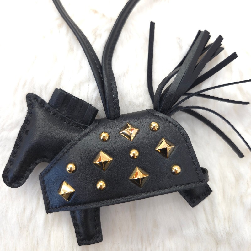 Hermès Rodeo Robeo Rock PM

小馬吊飾 黑金-4